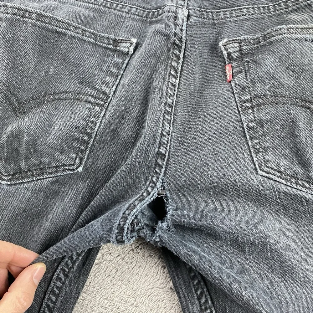 Levis sizing carefully